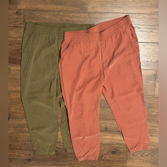 2 Pairs of Old Navy Casual Joggers - Picture 3 of 3